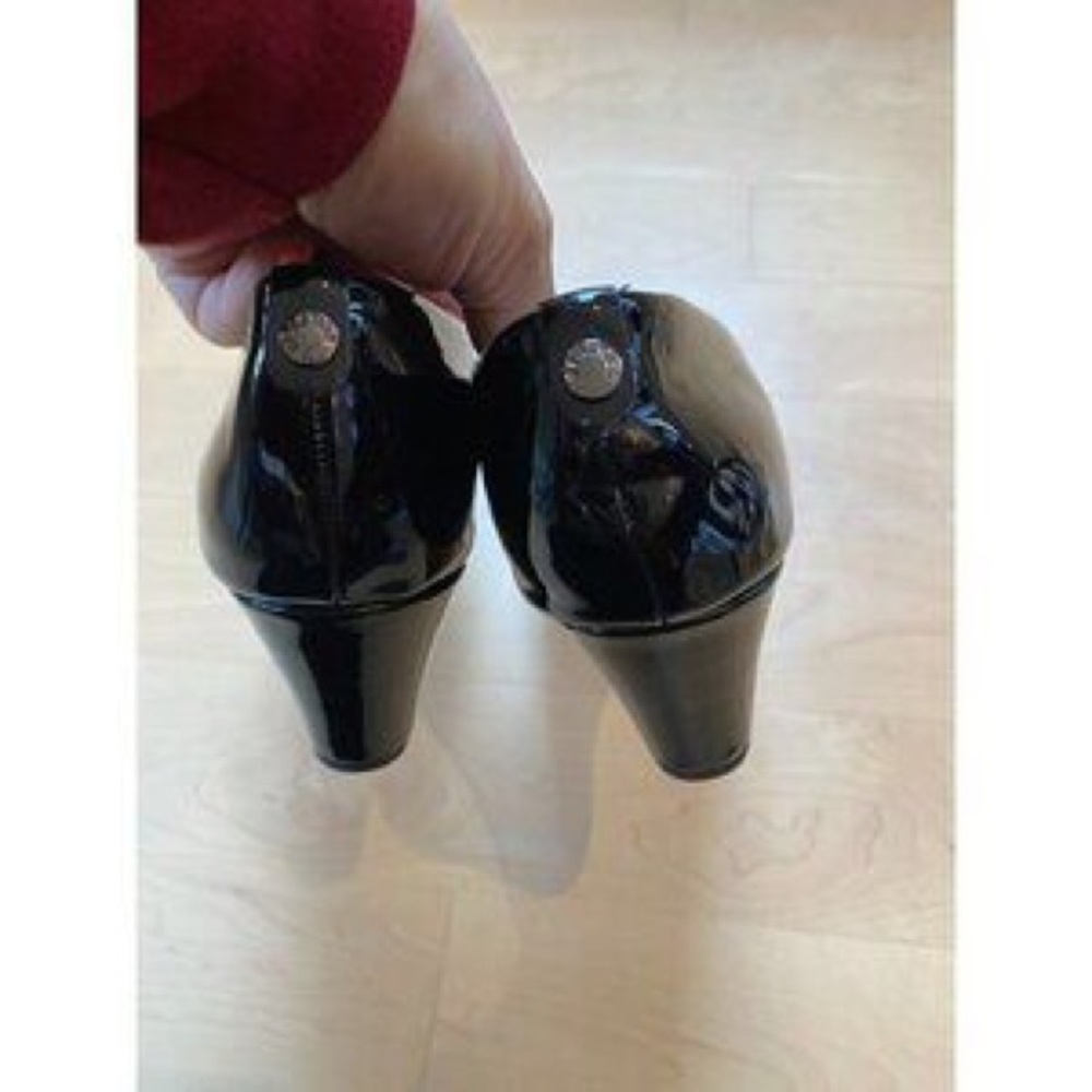 Reaction Kenneth Cole Black Patent Wedge Pumps - Picture 4 of 5